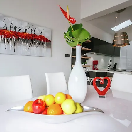 Luxurious In With Garden Apartment Zadar