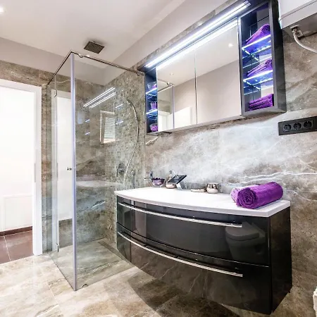 Apartment Luxurious In With Garden *