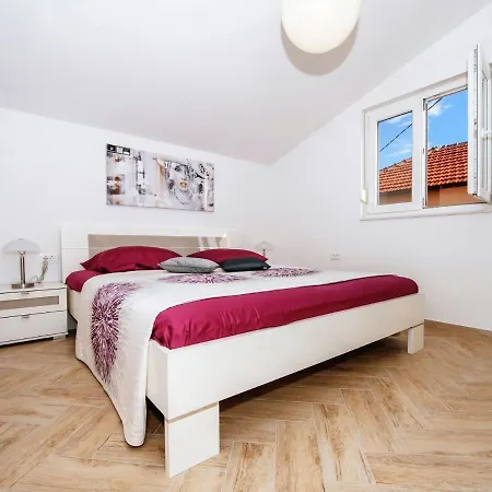 Apartment Luxurious In With Garden Zadar